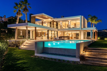 Lyxvilla med oändlighet pool och panoramautsikt över havet i Los Flamingos