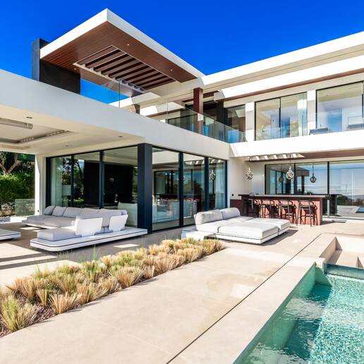 Villa Spectre – A James Bond-Inspired Masterpiece in Los Flamingos Golf