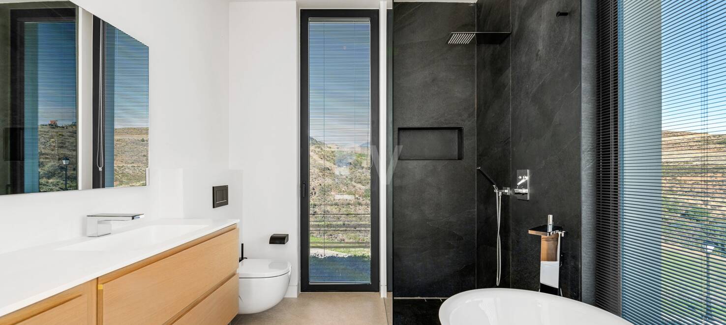 Villa Spectre – A James Bond-Inspired Masterpiece in Los Flamingos Golf