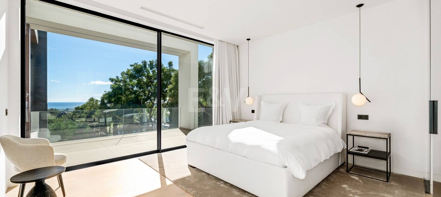 Villa Spectre – A James Bond-Inspired Masterpiece in Los Flamingos Golf
