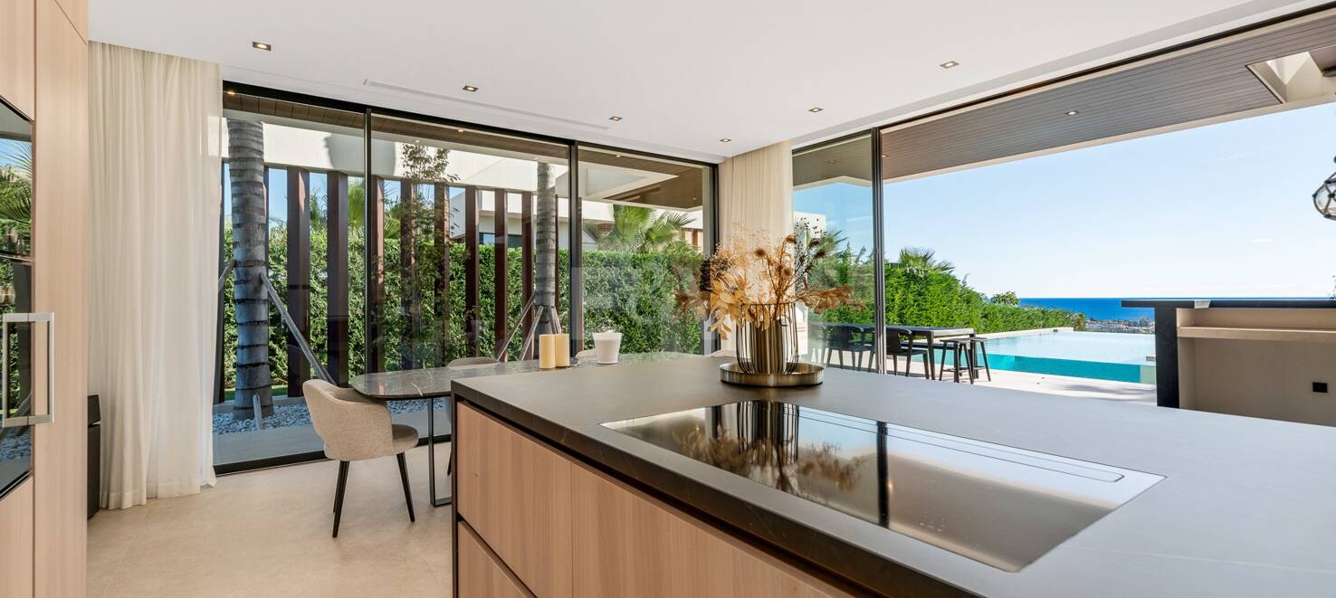 Villa Spectre – A James Bond-Inspired Masterpiece in Los Flamingos Golf