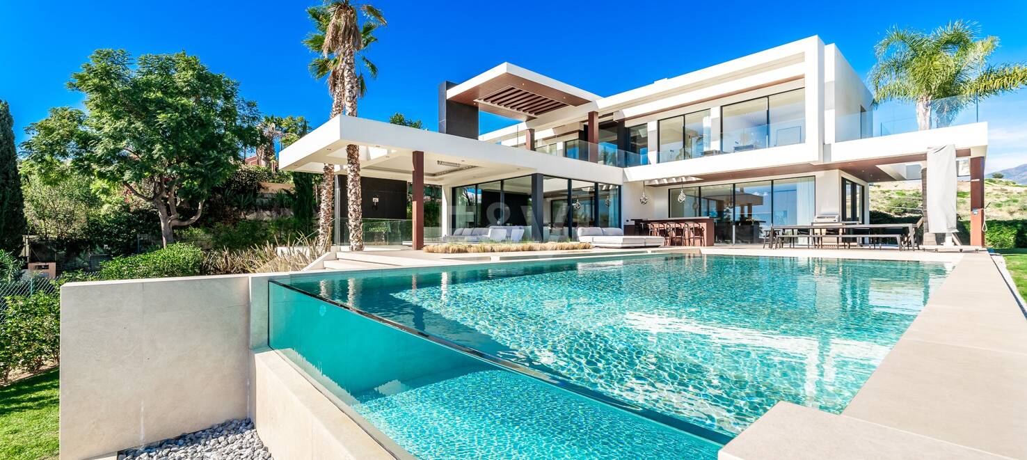 Villa Spectre – A James Bond-Inspired Masterpiece in Los Flamingos Golf