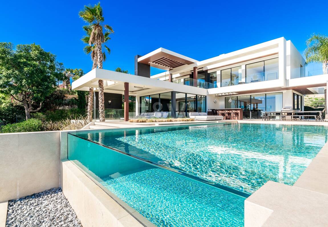 Villa Spectre – Simply the Best Value Villa in Flamingos