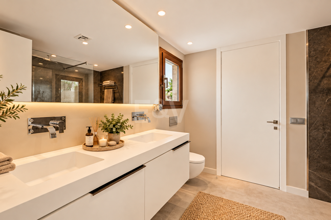 Bungaló moderno con piscina privada en El Rosario, Marbella