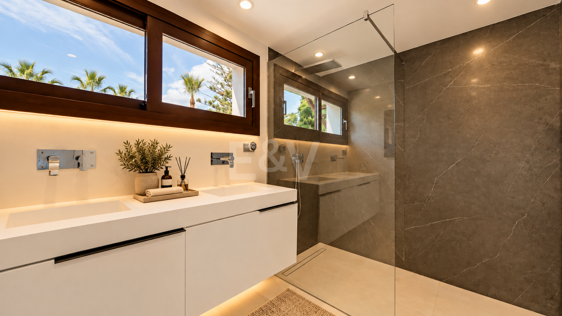 Bungaló moderno con piscina privada en El Rosario, Marbella