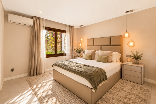 Bungaló moderno con piscina privada en El Rosario, Marbella