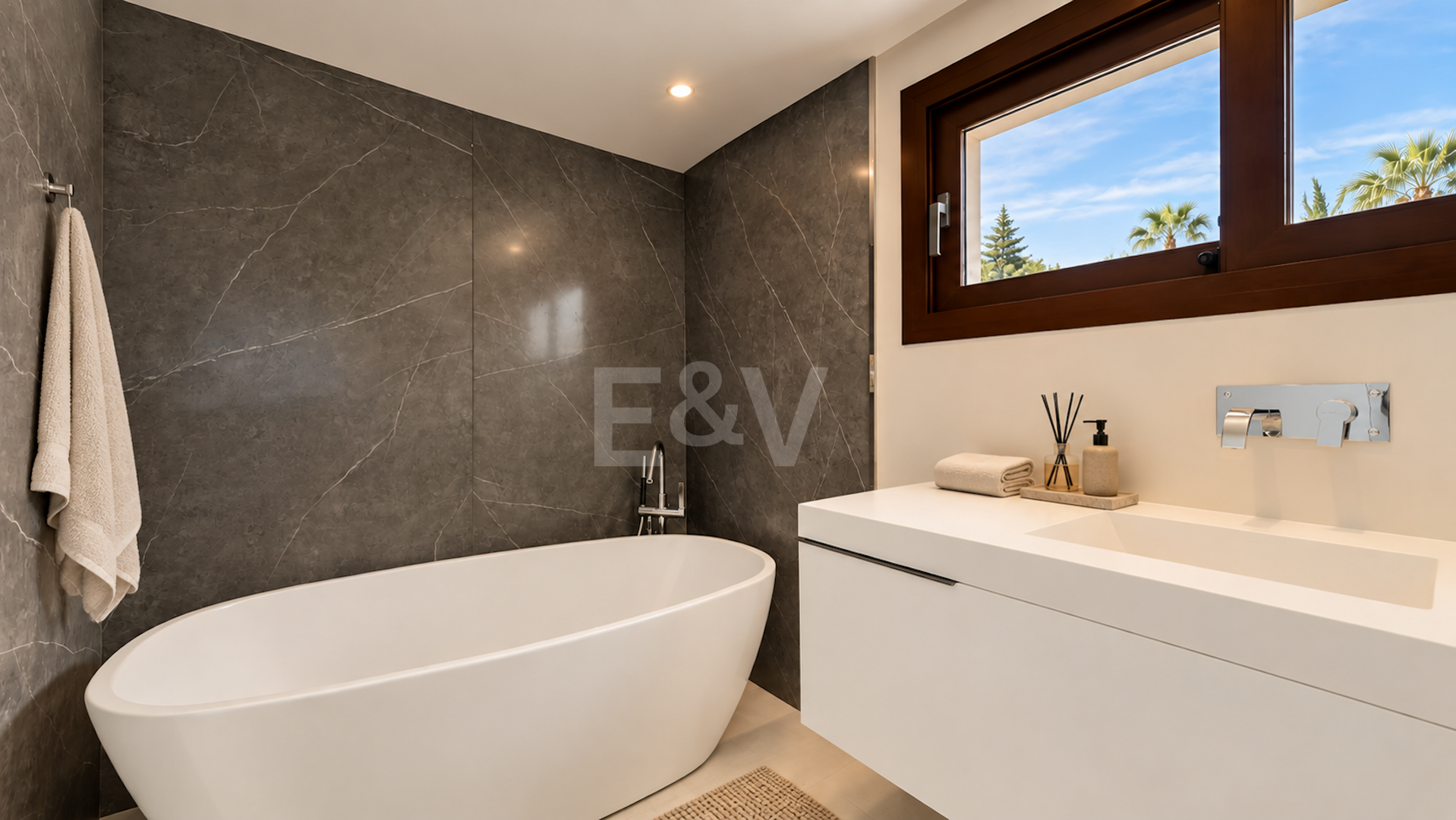 Bungaló moderno con piscina privada en El Rosario, Marbella