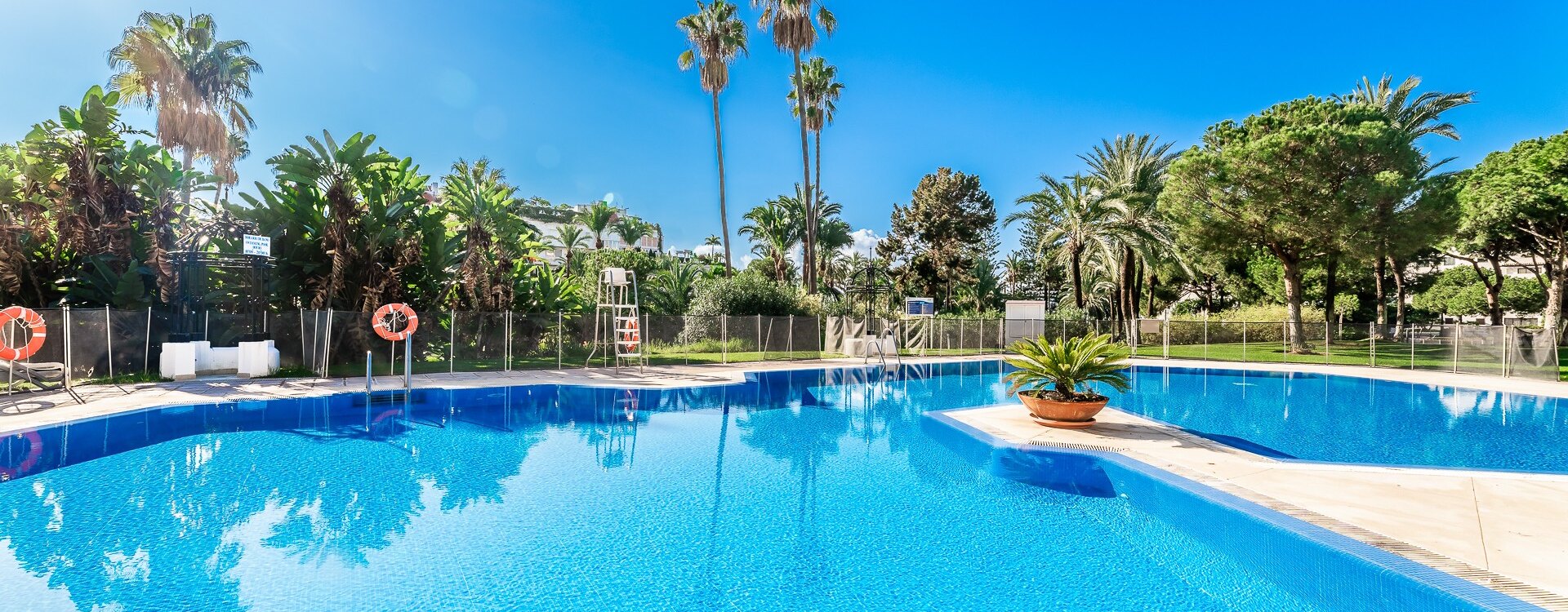 Apartamento de gran tamaño en Playas del Duque in Puerto Banús