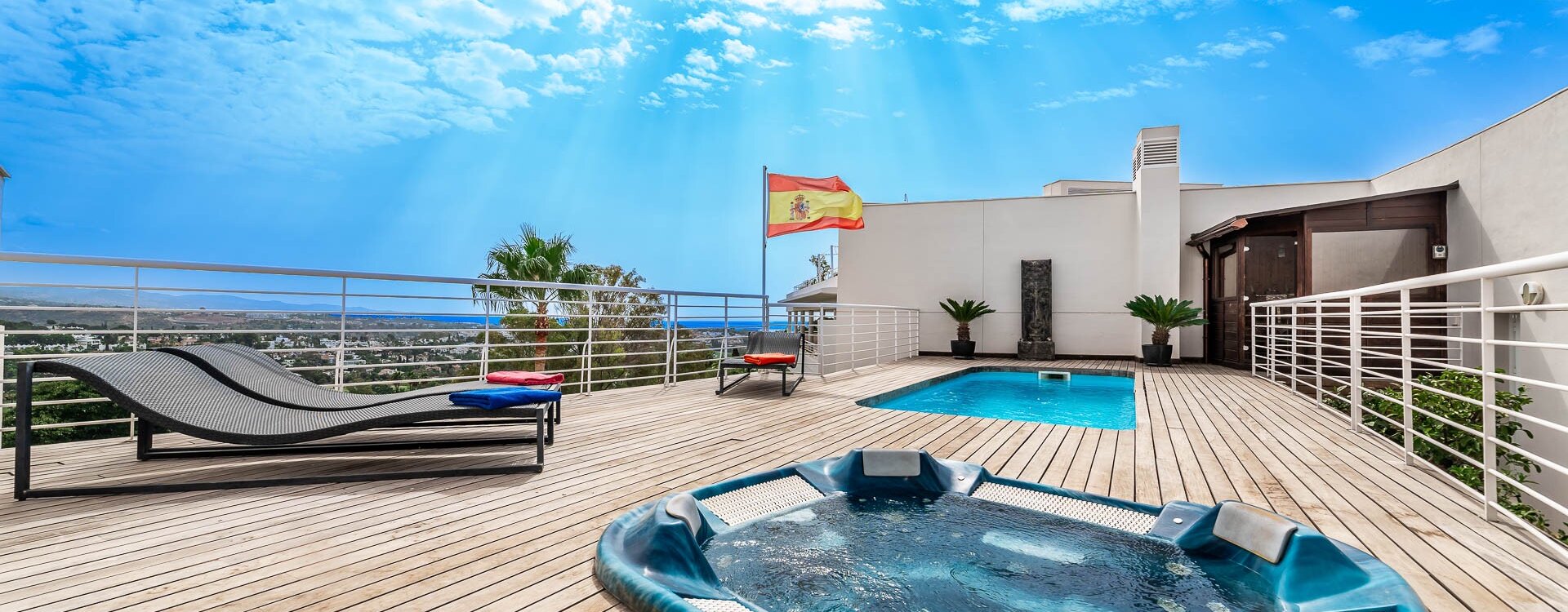 Duplex Penthouse in Nueva Andalucía with Rooftop Pool and Amazing Panoramic Views