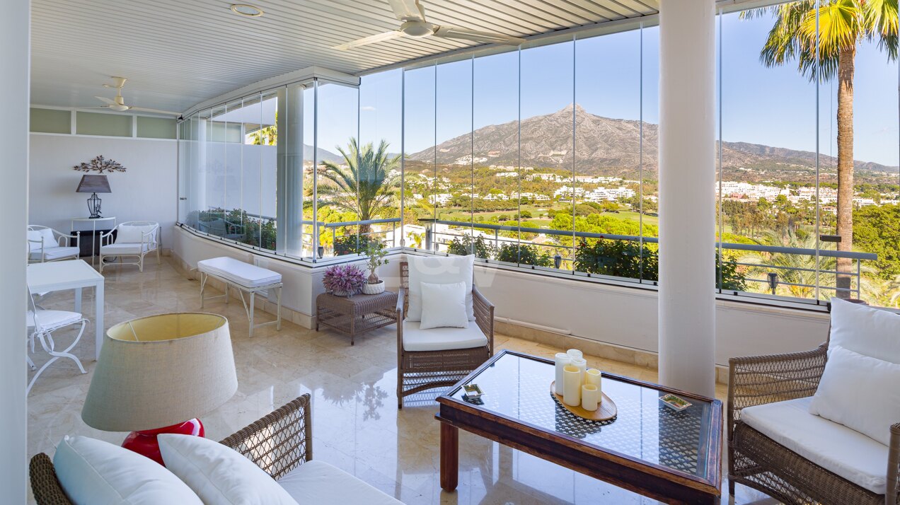 Duplex Penthouse in Nueva Andalucía with Rooftop Pool and Amazing Panoramic Views