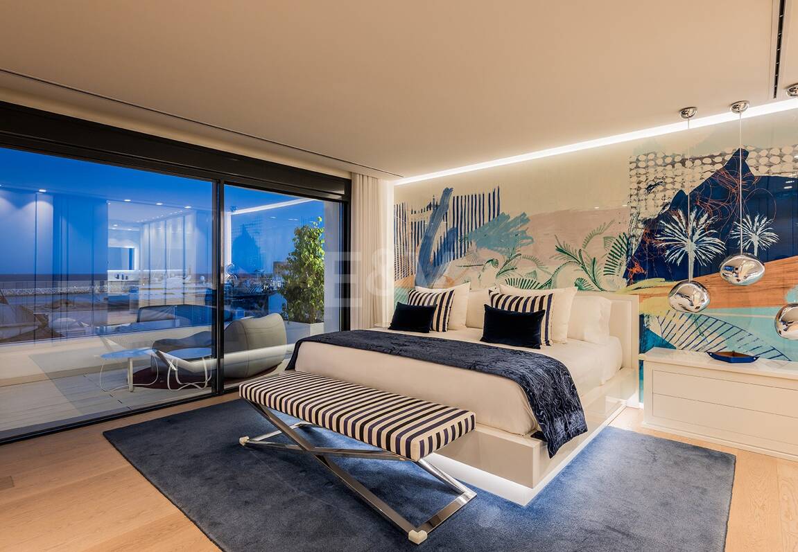 Spektakulär lyx Penthouse med Harbor View i Puerto Banús