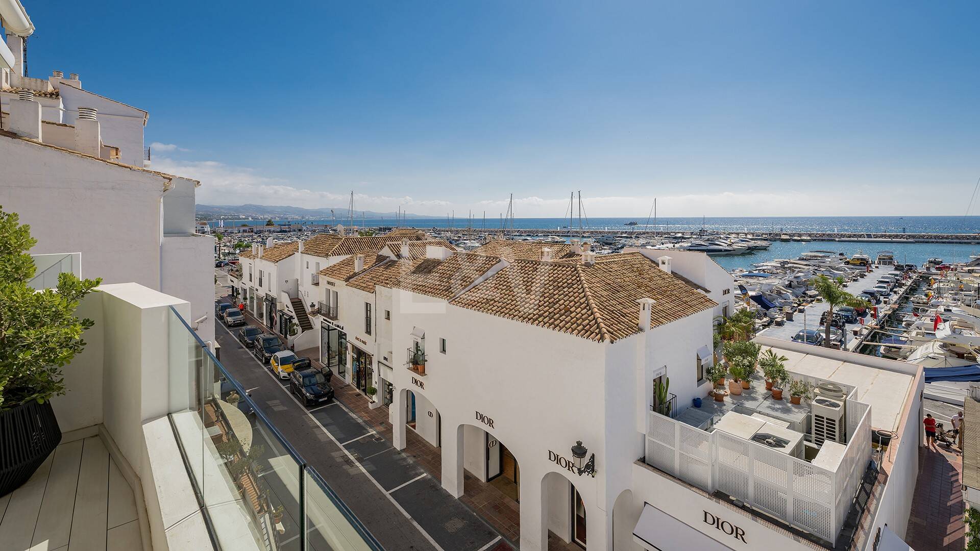 Spektakulär lyx Penthouse med Harbor View i Puerto Banús
