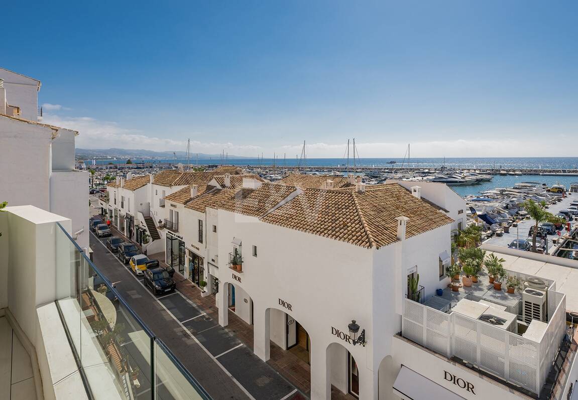 Spektakulär lyx Penthouse med Harbor View i Puerto Banús