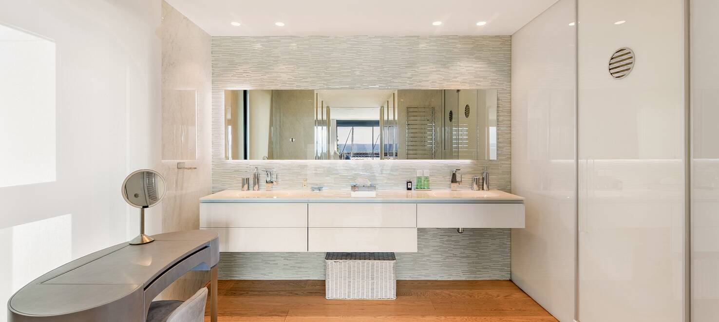 Spectacular Luxury Penthouse with Harbor View in Puerto Banús
