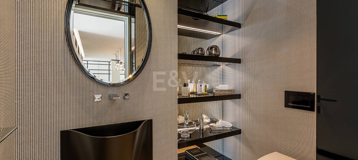 Spectacular Luxury Penthouse with Harbor View in Puerto Banús