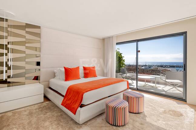 Spektakulär lyx Penthouse med Harbor View i Puerto Banús