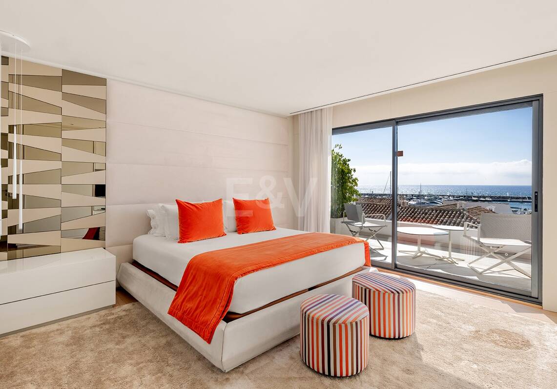 Spektakularny luksusowy apartament z widokiem na port w Puerto Banús