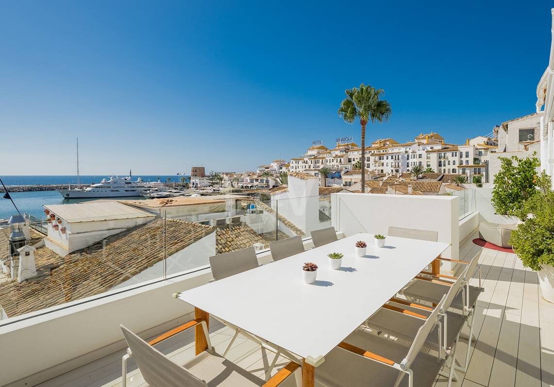 Spektakularny luksusowy apartament z widokiem na port w Puerto Banús