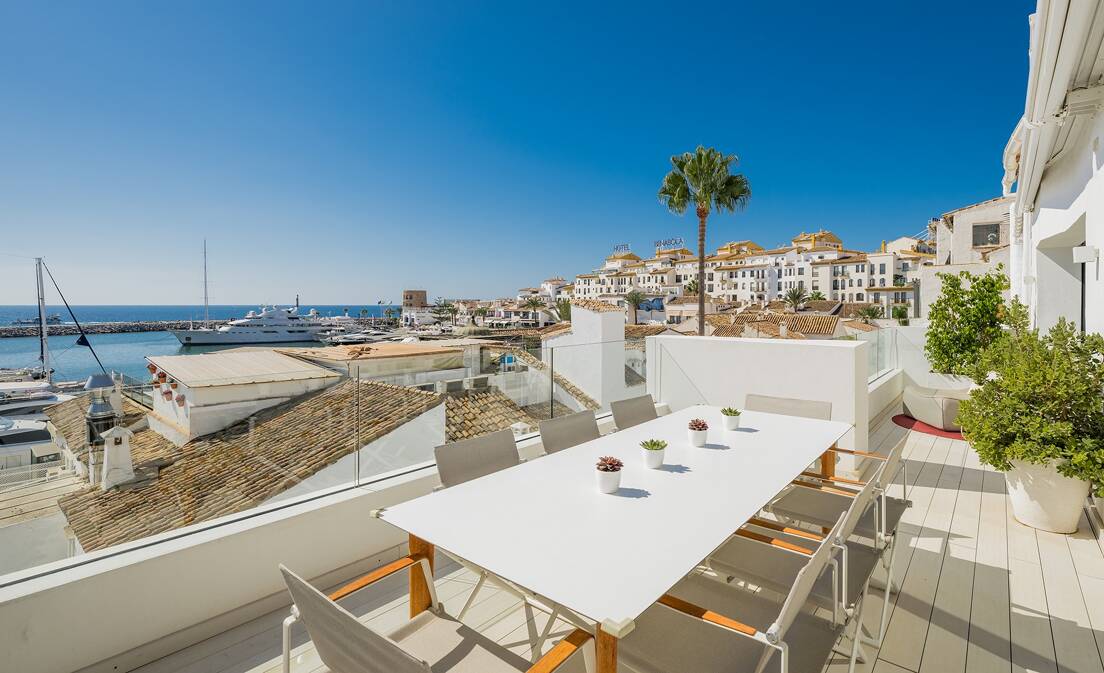 Spectacular Luxury Penthouse with Harbor View in Puerto Banús