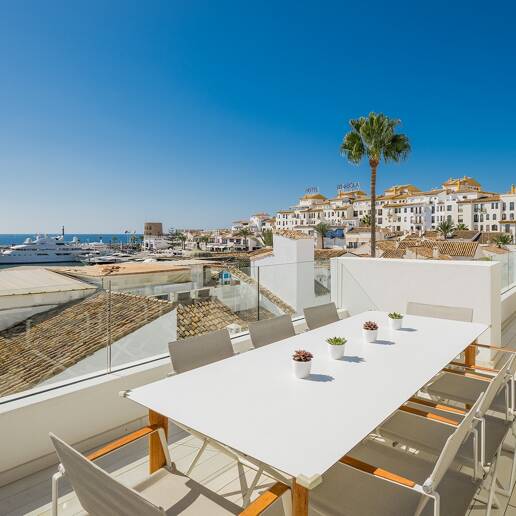 Spectacular Luxury Penthouse with Harbor View in Puerto Banús