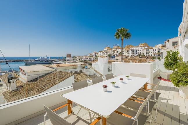 Spektakulär lyx Penthouse med Harbor View i Puerto Banús