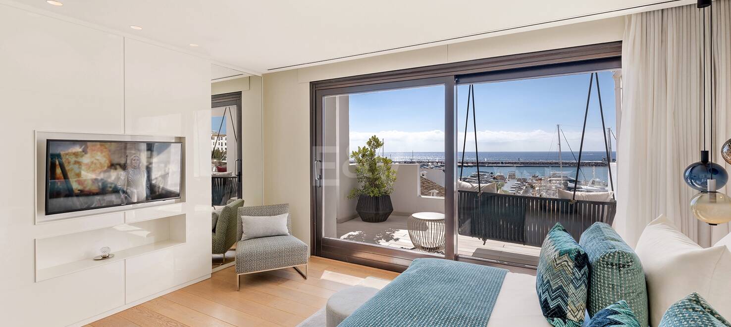 Spectacular Luxury Penthouse with Harbor View in Puerto Banús