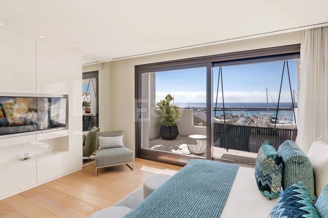Spektakulär lyx Penthouse med Harbor View i Puerto Banús