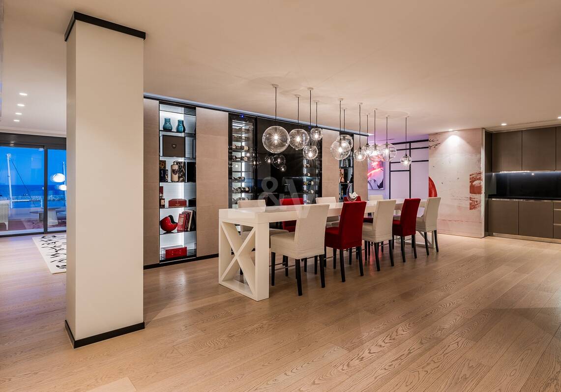 Spektakularny luksusowy apartament z widokiem na port w Puerto Banús