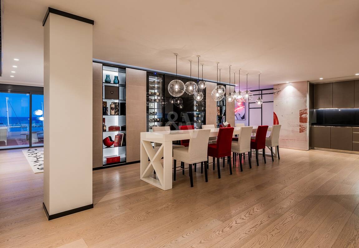 Spektakulär lyx Penthouse med Harbor View i Puerto Banús