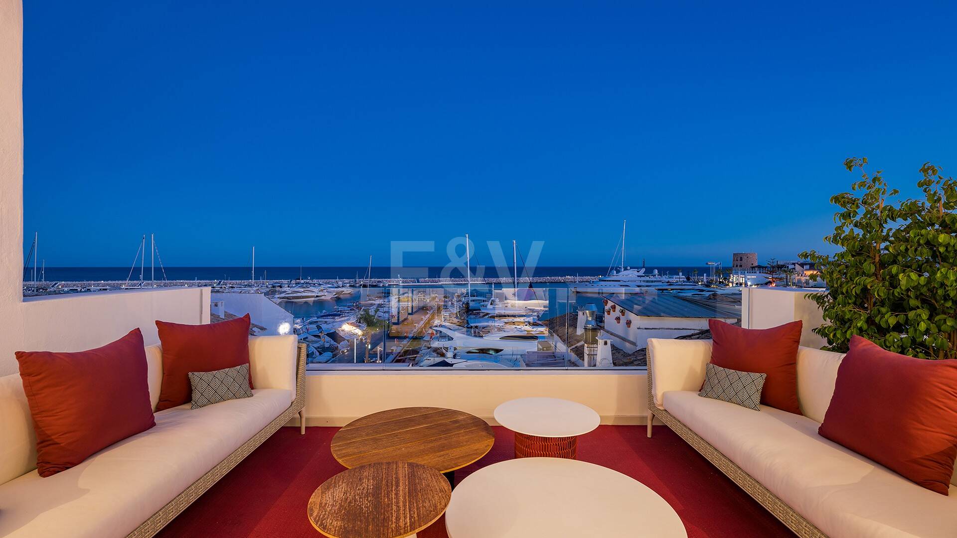 Spektakulär lyx Penthouse med Harbor View i Puerto Banús