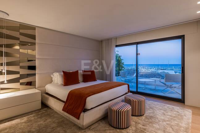 Spektakulär lyx Penthouse med Harbor View i Puerto Banús