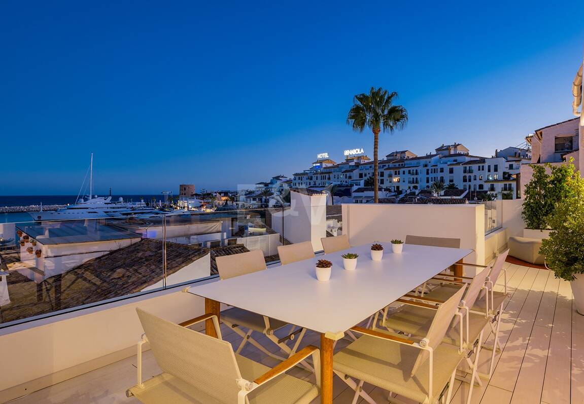 Spektakulär lyx Penthouse med Harbor View i Puerto Banús