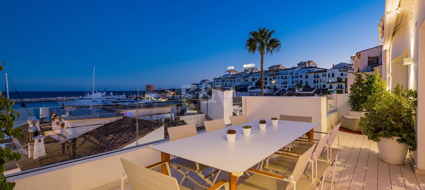Spectacular Luxury Penthouse with Harbor View in Puerto Banús