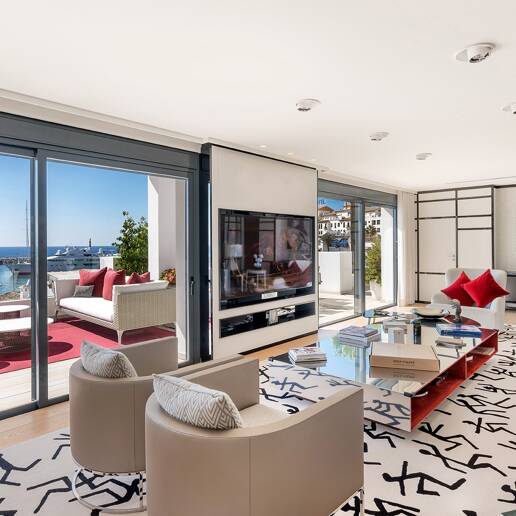 Spectacular Luxury Penthouse with Harbor View in Puerto Banús