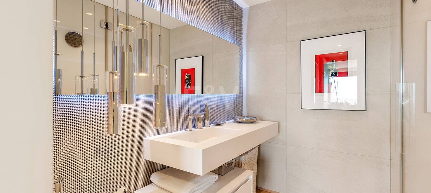 Spectacular Luxury Penthouse with Harbor View in Puerto Banús