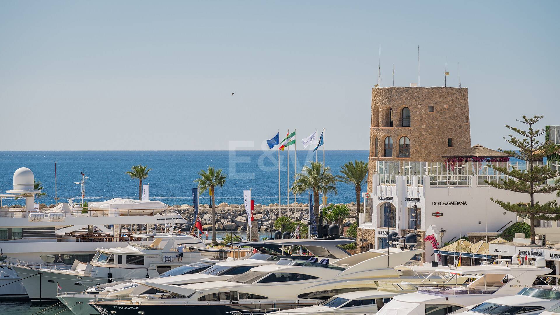 Espectacular Ático de Lujo en Puerto Banús con vistas a la marina