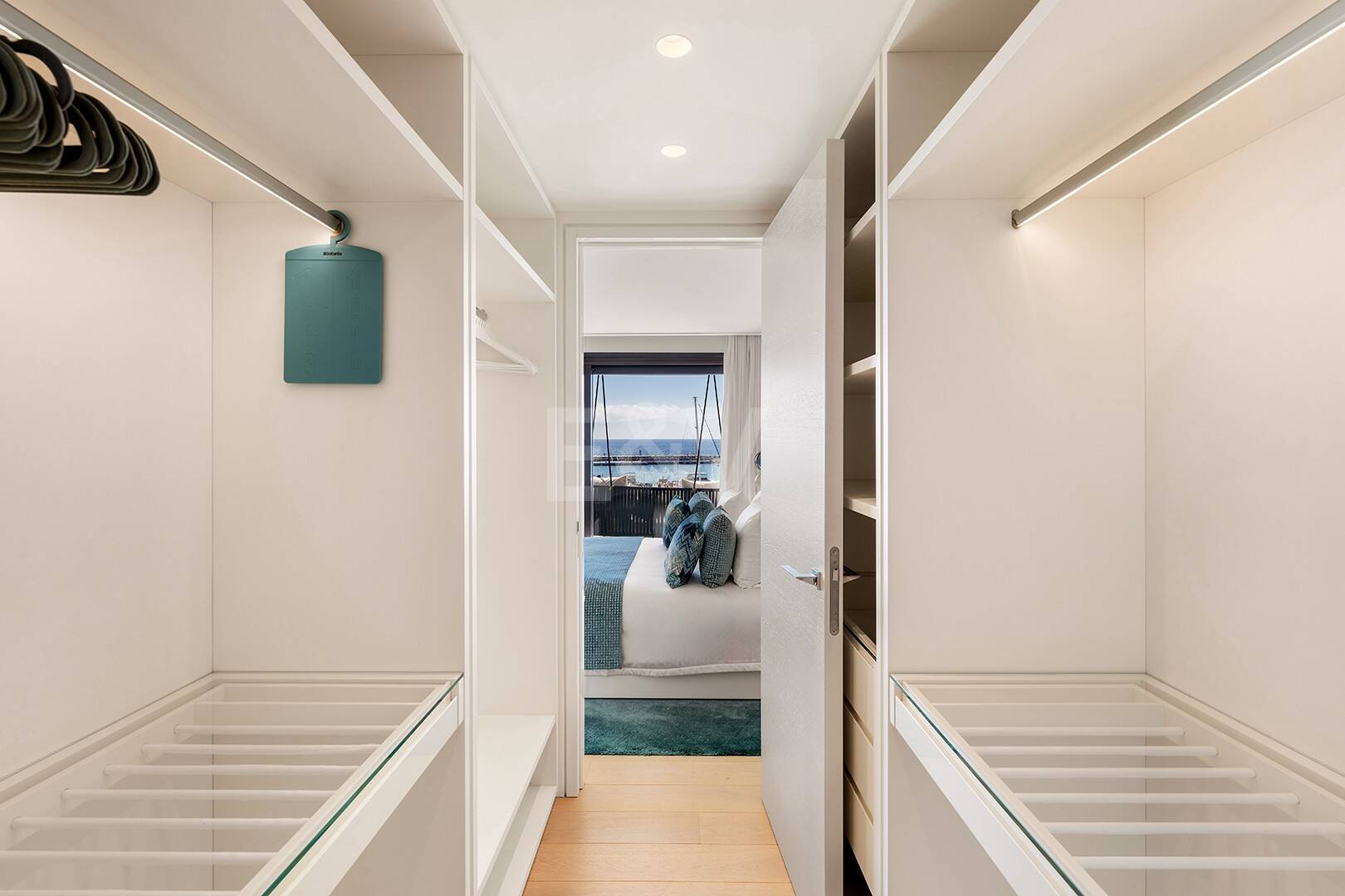 Espectacular Ático de Lujo en Puerto Banús con vistas a la marina