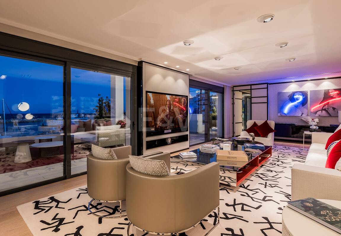 Spektakulär lyx Penthouse med Harbor View i Puerto Banús