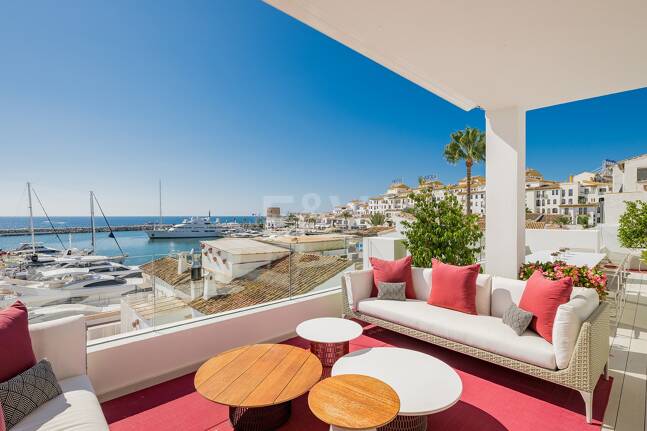 Spektakulär lyx Penthouse med Harbor View i Puerto Banús