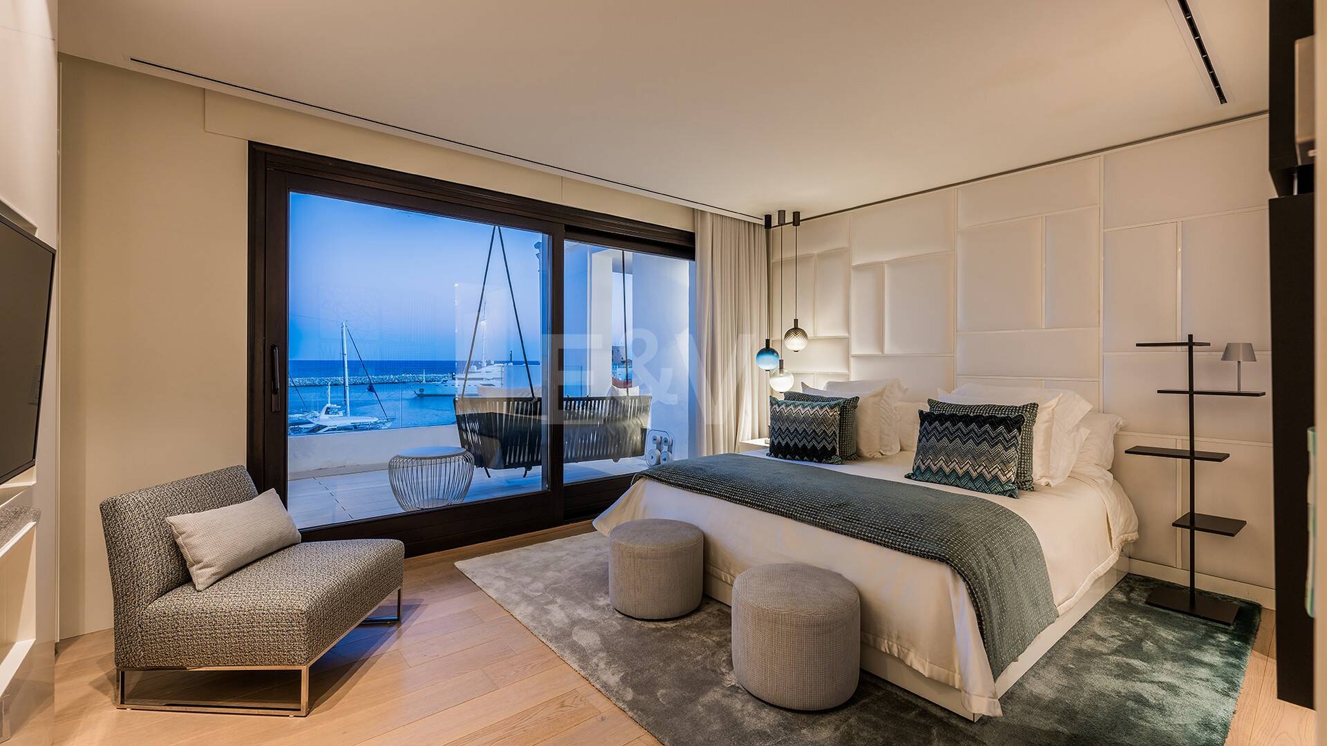 Espectacular Ático de Lujo en Puerto Banús con vistas a la marina