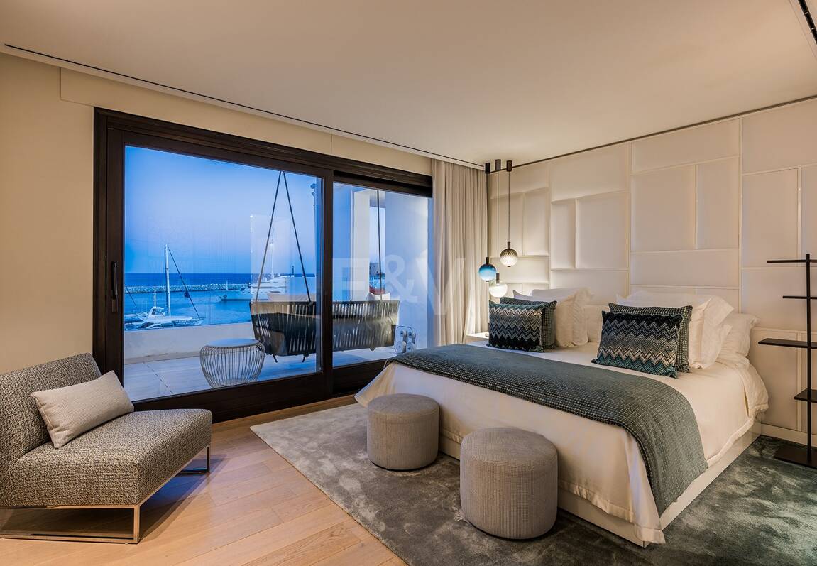 Spektakulär lyx Penthouse med Harbor View i Puerto Banús