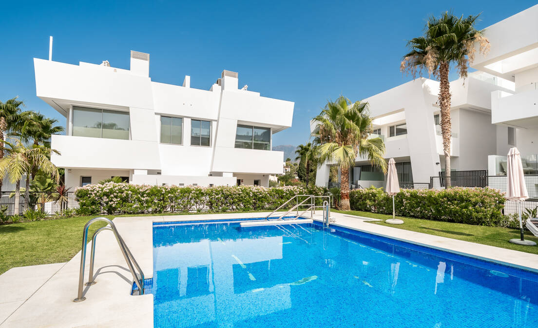 Maison Jumelée à vendre en Rio Real, Marbella Est avec 4 chambres, 4 salles de bains, intégré 2020 et a...