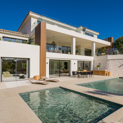 Modern Luxury Villa with Sea & Mountain Views in El Rosario