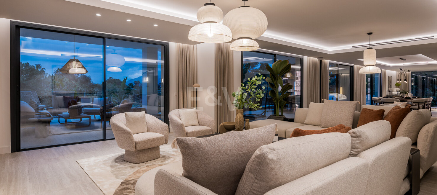 Modern Luxury Villa with Sea & Mountain Views in El Rosario