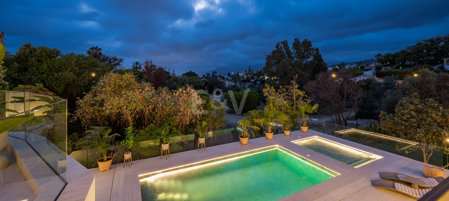 Modern Luxury Villa with Sea & Mountain Views in El Rosario