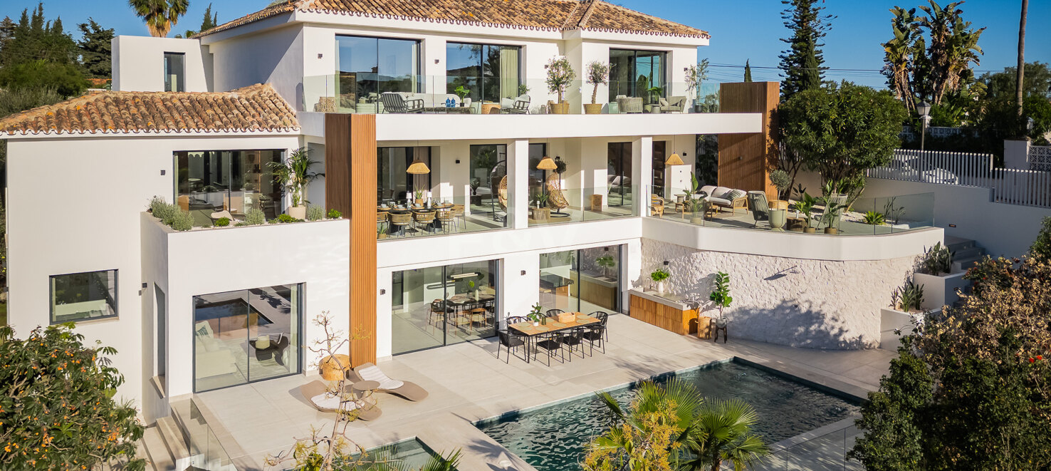 Modern Luxury Villa with Sea & Mountain Views in El Rosario