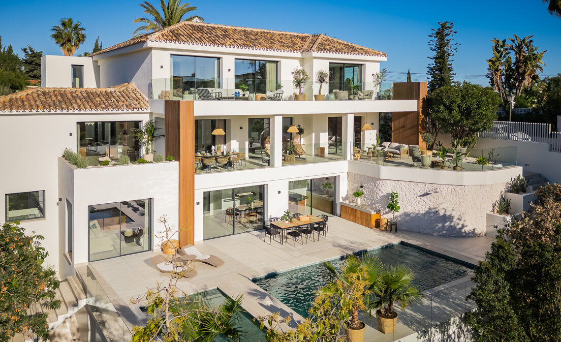 Modern Luxury Villa with Sea & Mountain Views in El Rosario