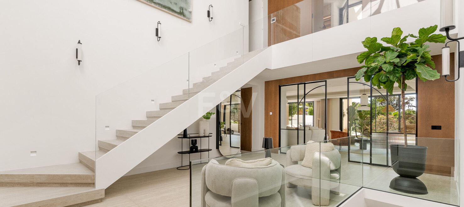 Modern Luxury Villa with Sea & Mountain Views in El Rosario