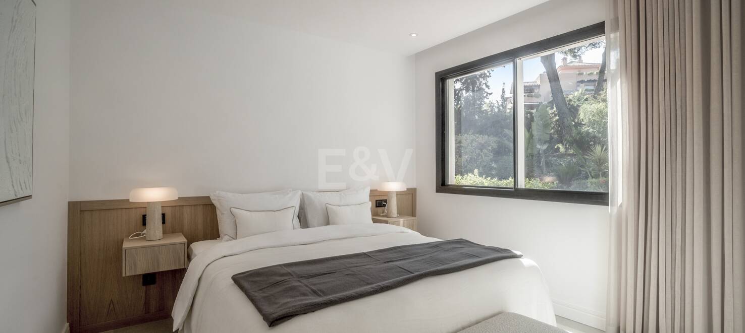 Exquisite Erdgeschosswohnung in der exklusiven Altos Reales, Sierra Blanca