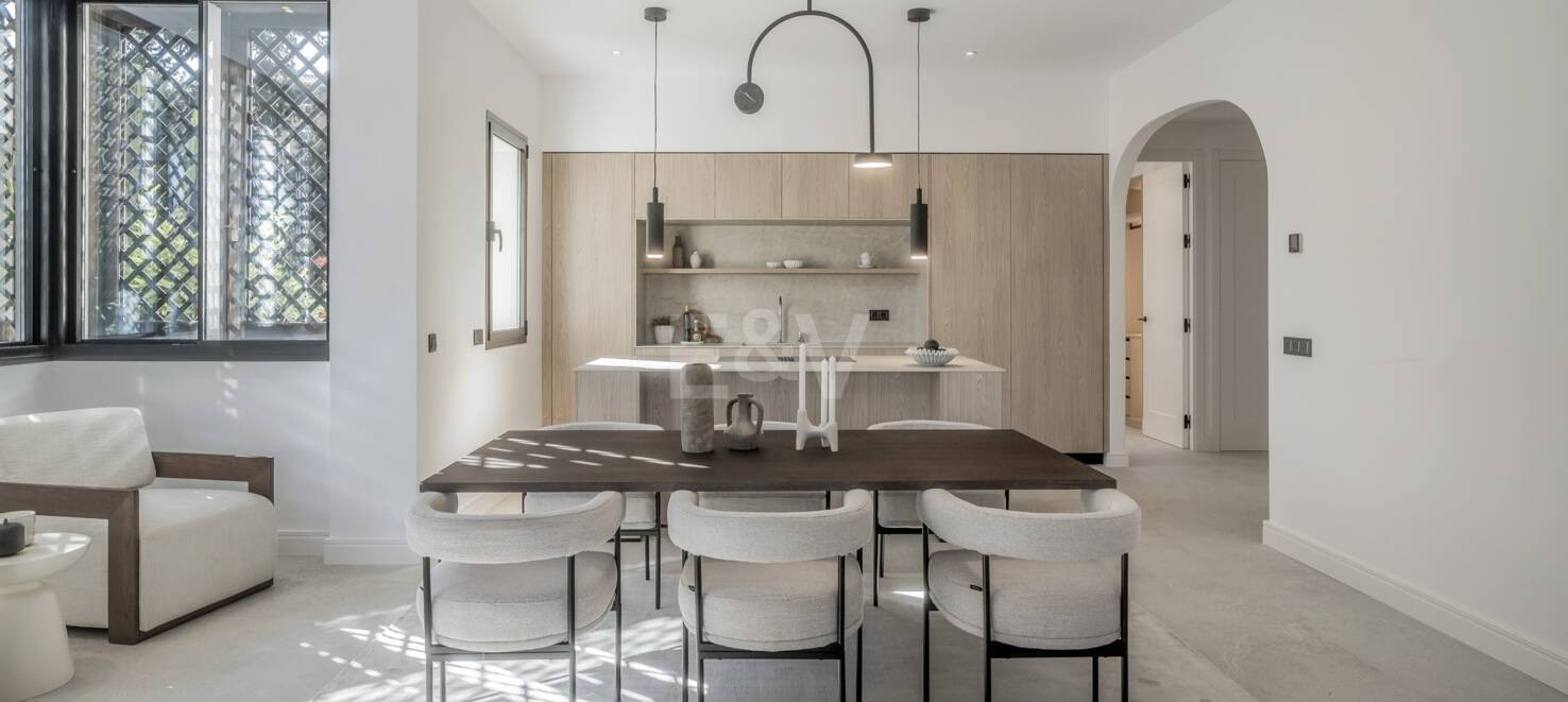 Exquisite Erdgeschosswohnung in der exklusiven Altos Reales, Sierra Blanca